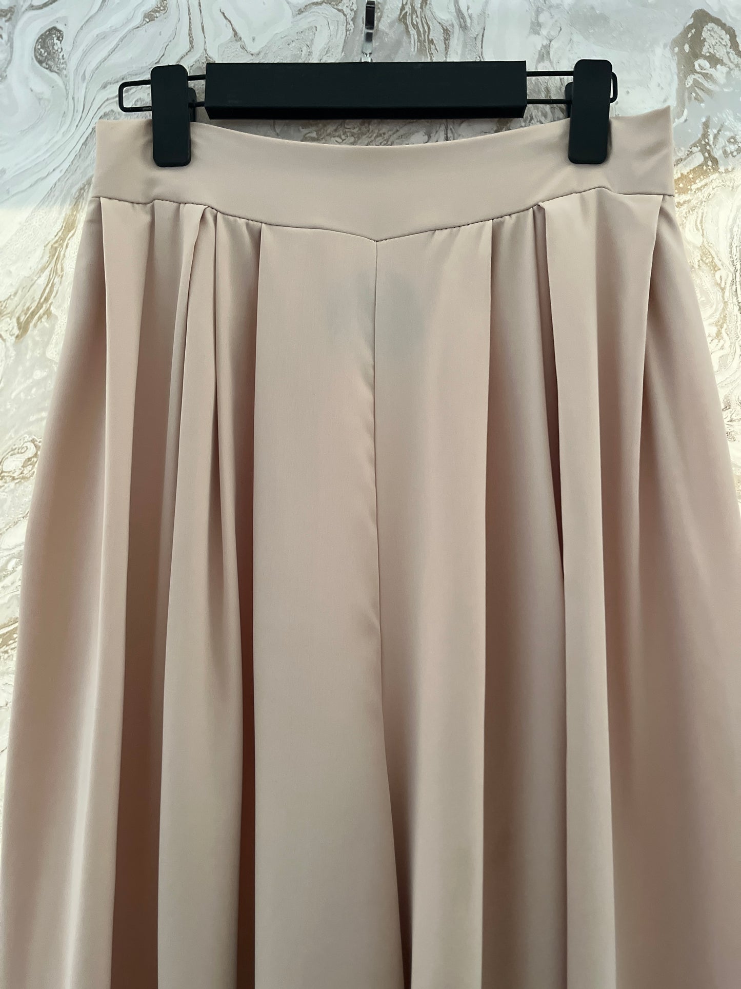 سروال نسائي طويل واسع الساقين فضفاض مع حزام مطاطي محكم Very Wide Leg Beige Trousers polyester