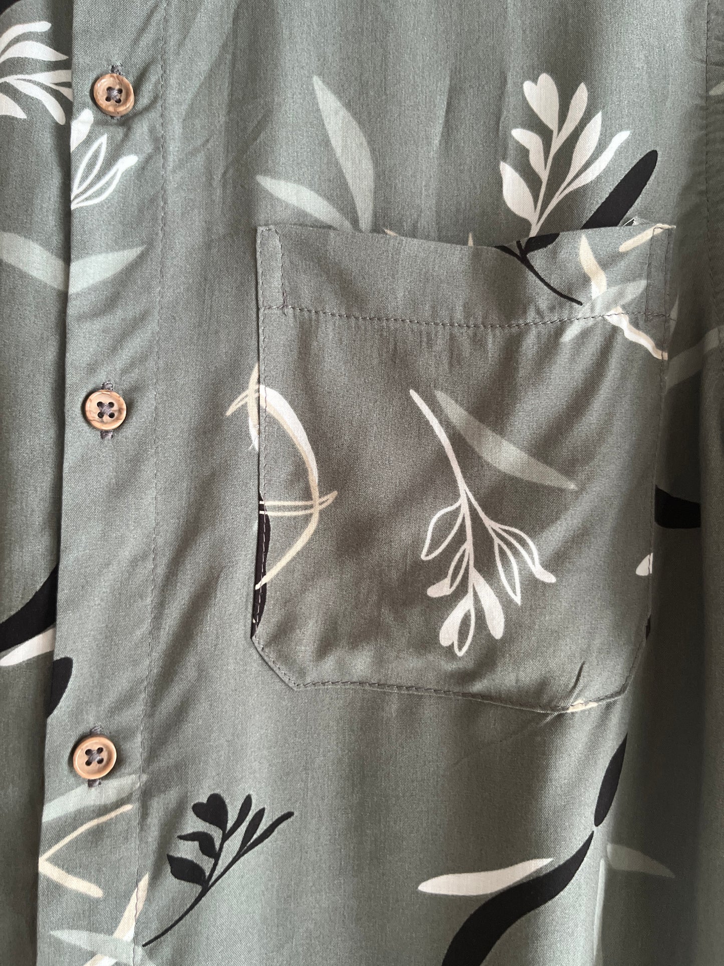 طقم قميص وشورت مشجر اخضر رجالي Men’s Patterned T-Shirt and Shorts Set