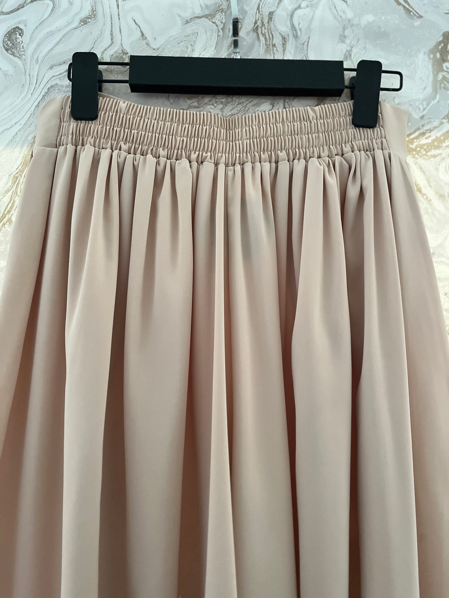سروال نسائي طويل واسع الساقين فضفاض مع حزام مطاطي محكم Very Wide Leg Beige Trousers polyester