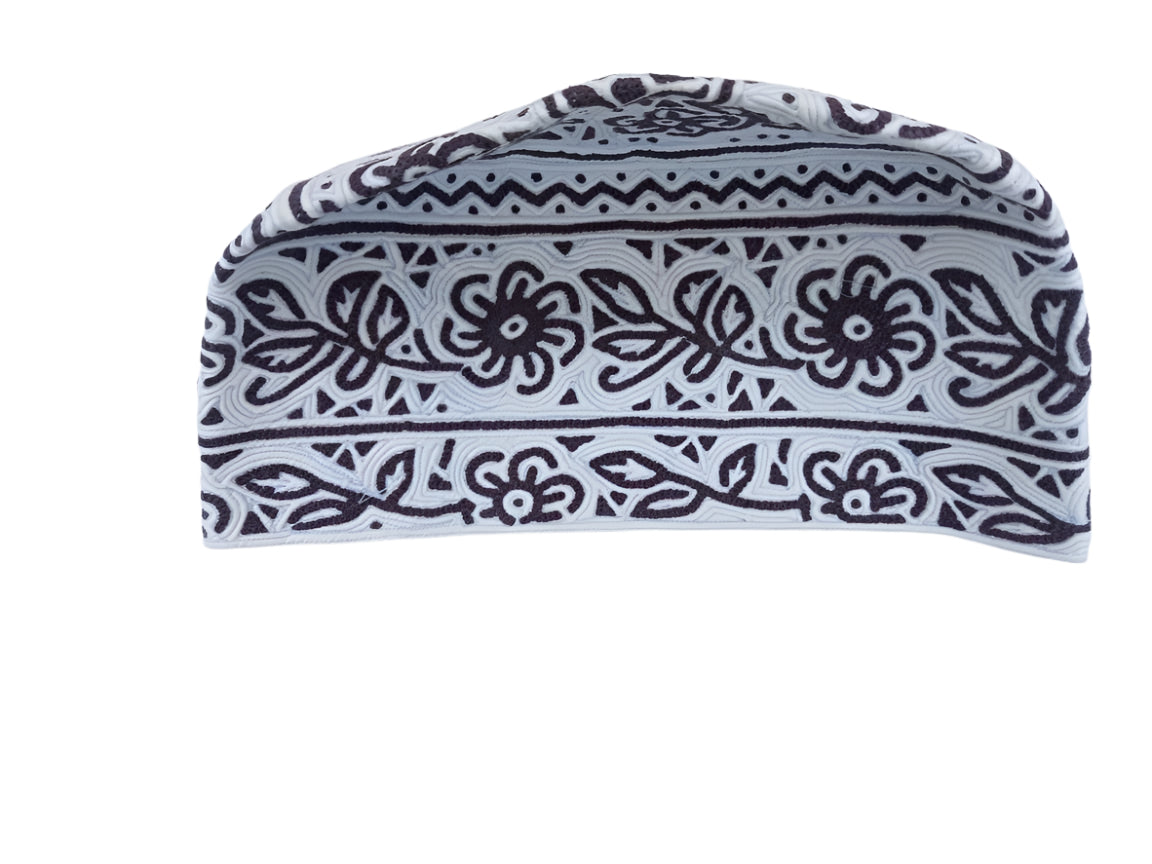 كمة عمانية مقاس ١١ ونص Omani Kumaa size 11.30 inch