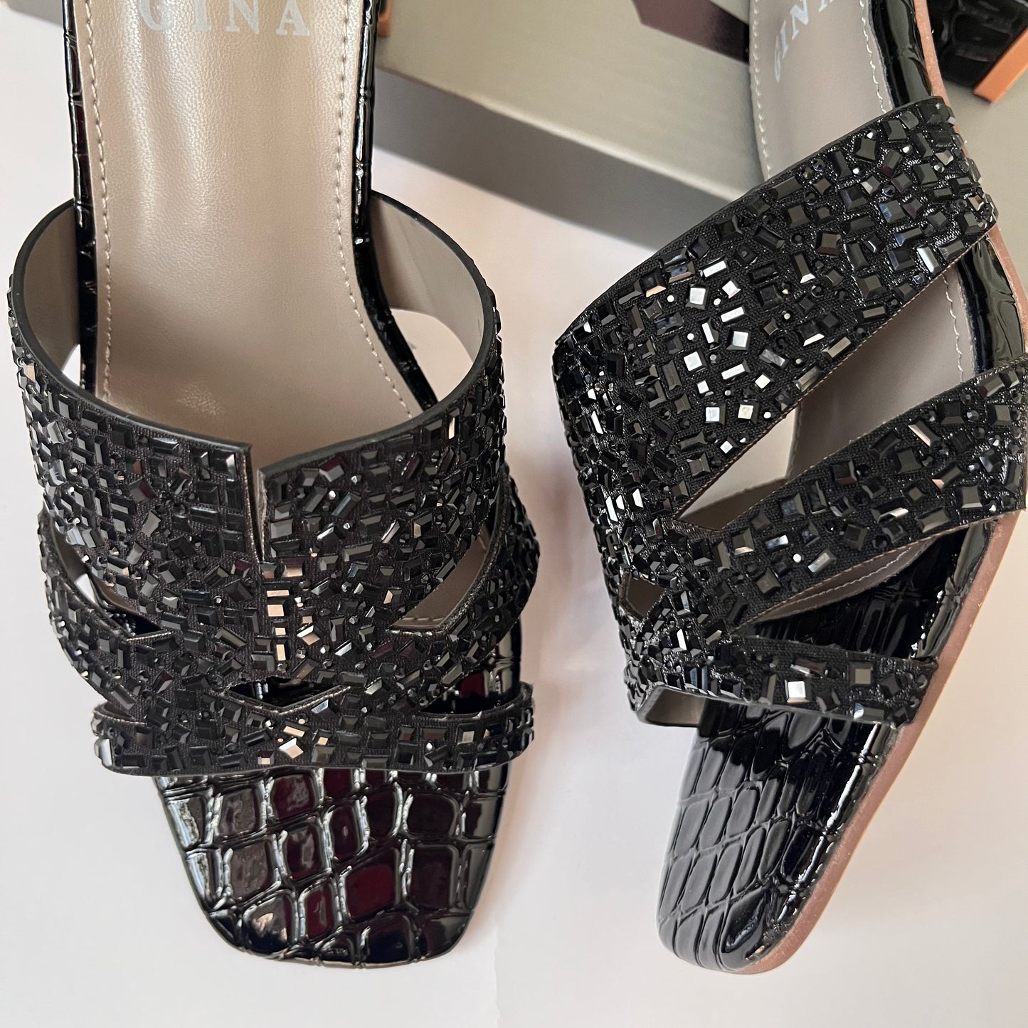 حذاء نسائي صندل بمقدمة مربعة وكعب عريض أسود Black square toe sandal block heel