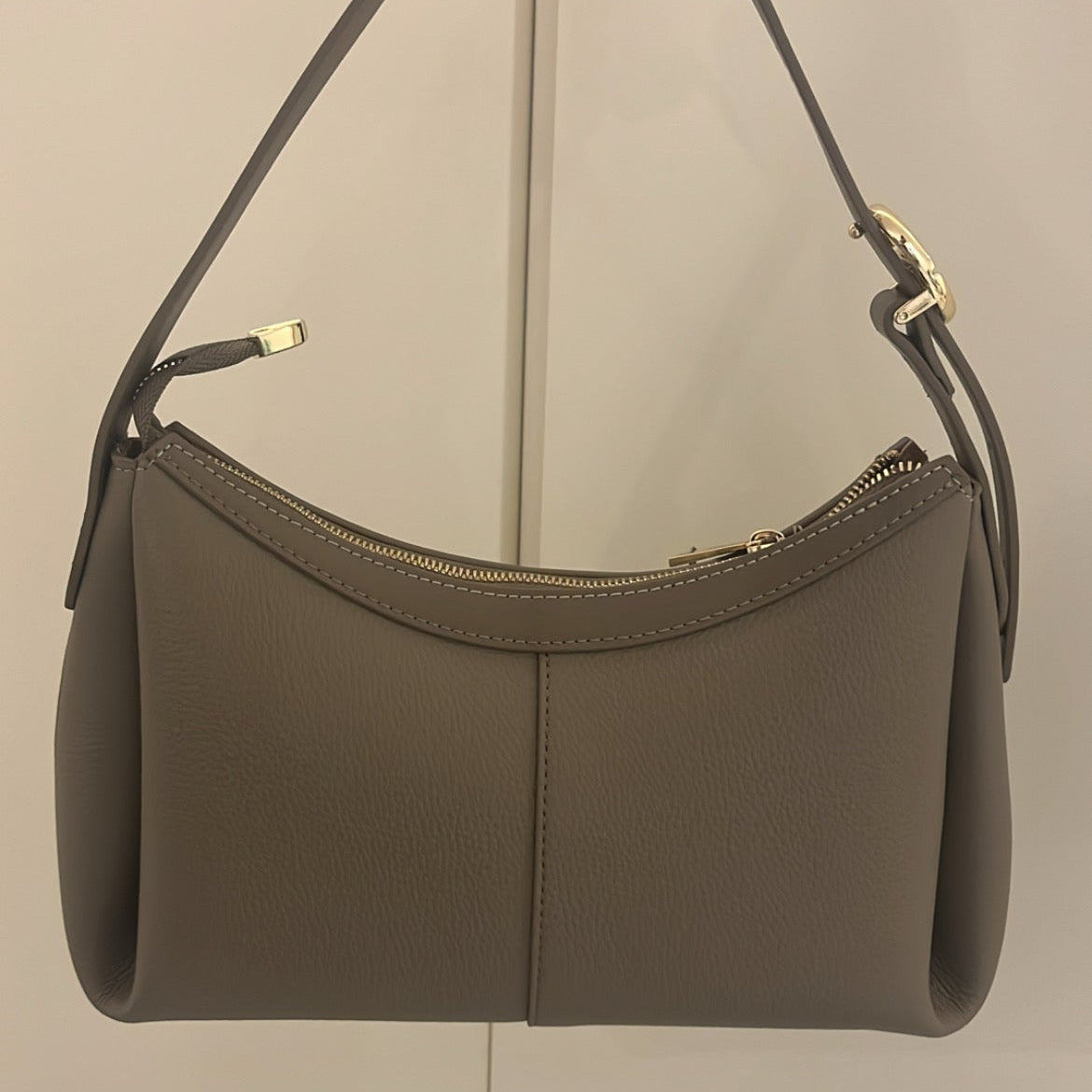 شنطة كريسبيلا حجم وسط رمادي Chrisbella grey hand bag