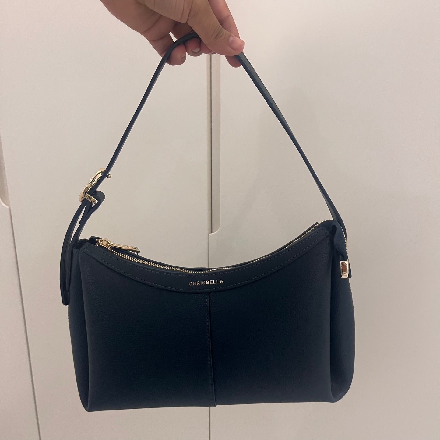 شنطة كريسبيلا حجم وسط كحلي Chrisbella midume navy hand bag