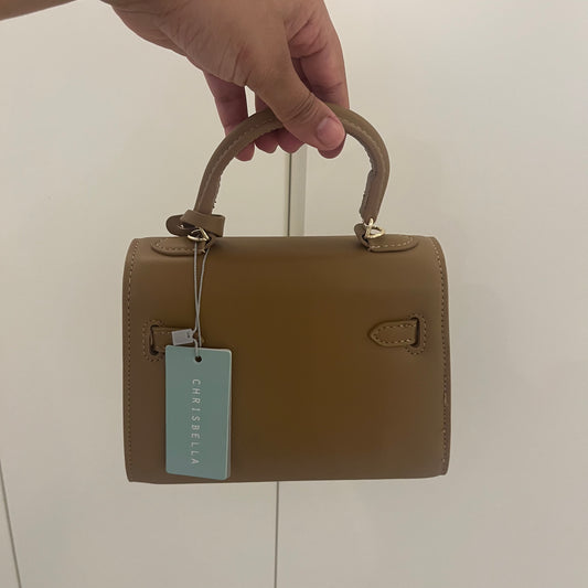 شنطة كريسبيلا لونين حجم صغير  Chrisbella small black hand bag brown