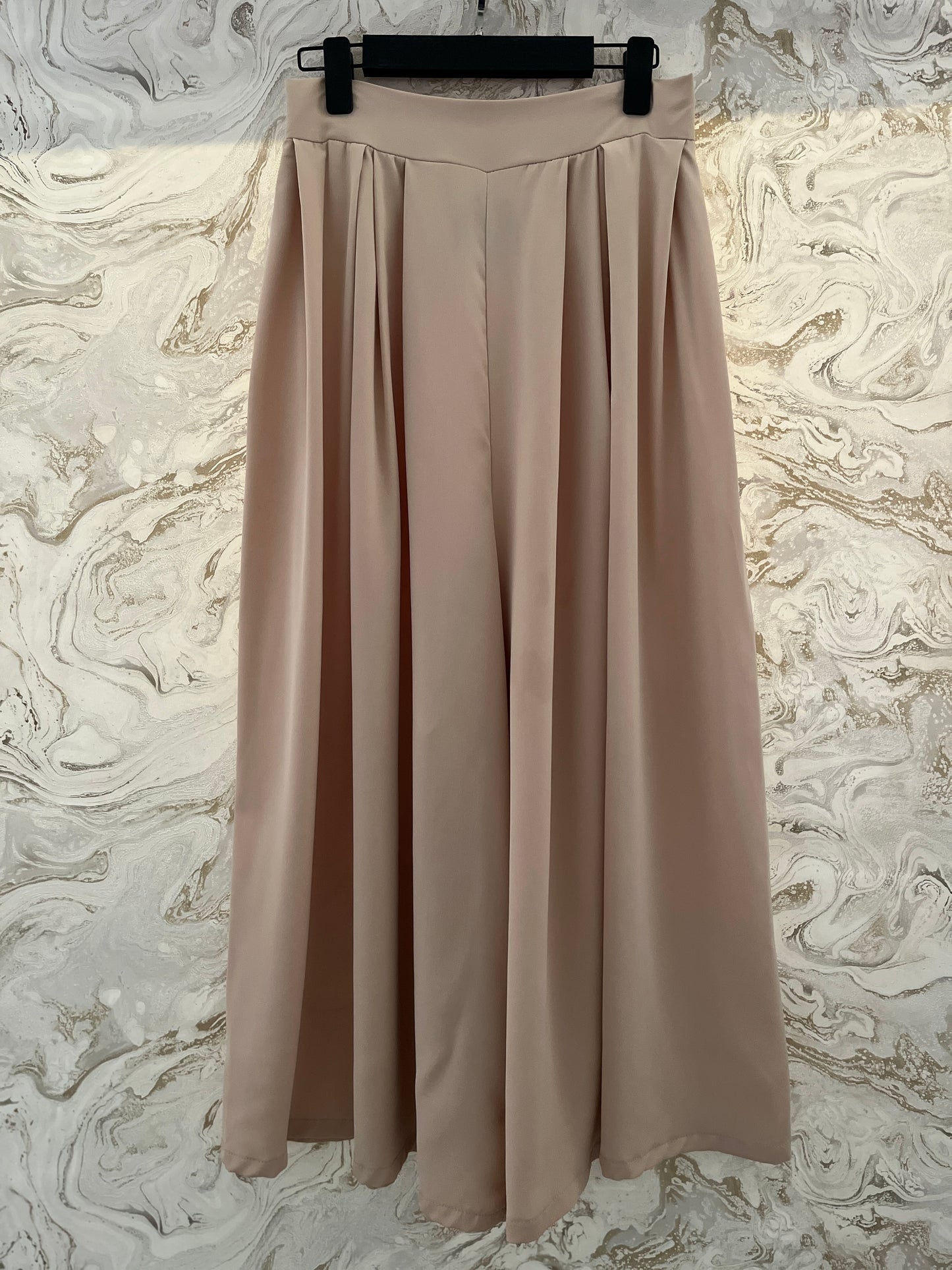 سروال نسائي طويل واسع الساقين فضفاض مع حزام مطاطي محكم Very Wide Leg Beige Trousers polyester