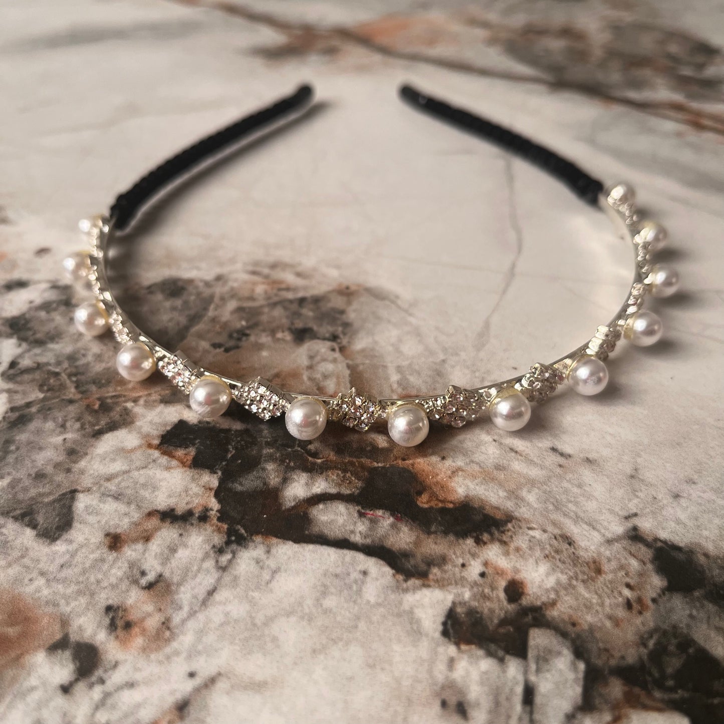 تاج أنيق مزين بكرستالات ولولو Elegant pearl girls headband
