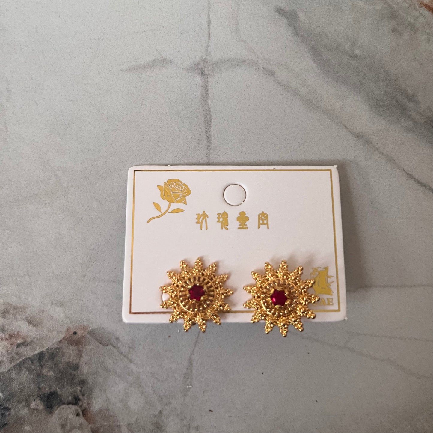 Elegant women's earrings, 1 pc زوج أقراط نسائية أنيقة قطعة واحدة