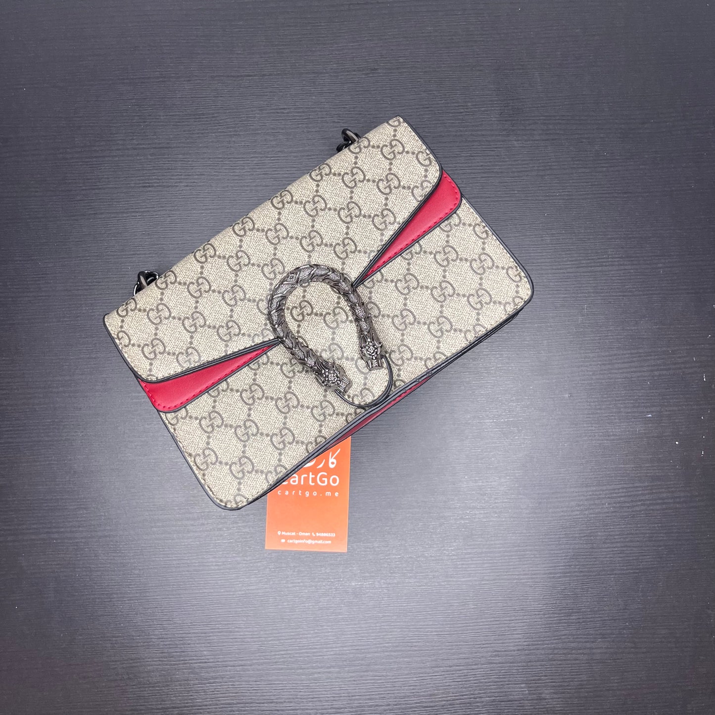 شنطة كتف بلون عنابي ونمط GG صغيرة Small GG pattern maroon shoulder bag