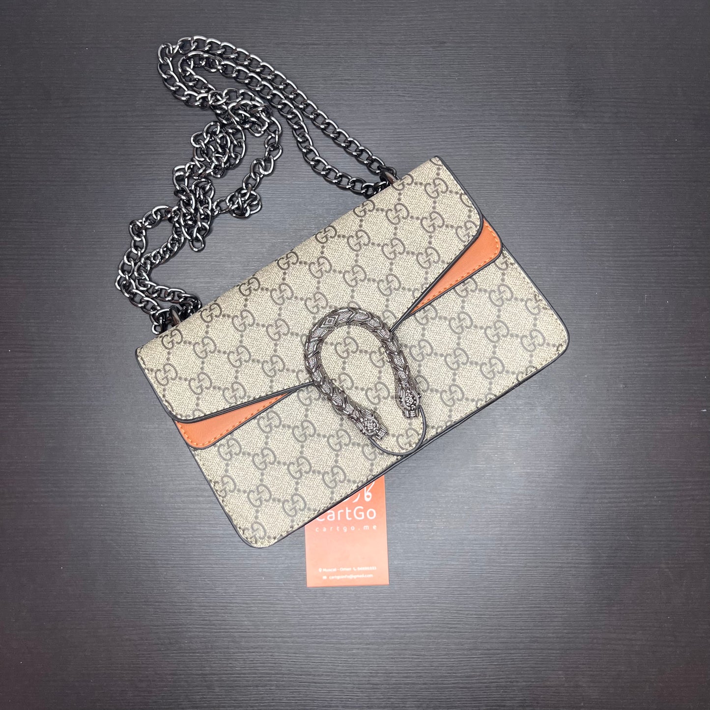 شنطة كتف بلون بني ونمط GG صغيرة Small GG pattern brown shoulder bag
