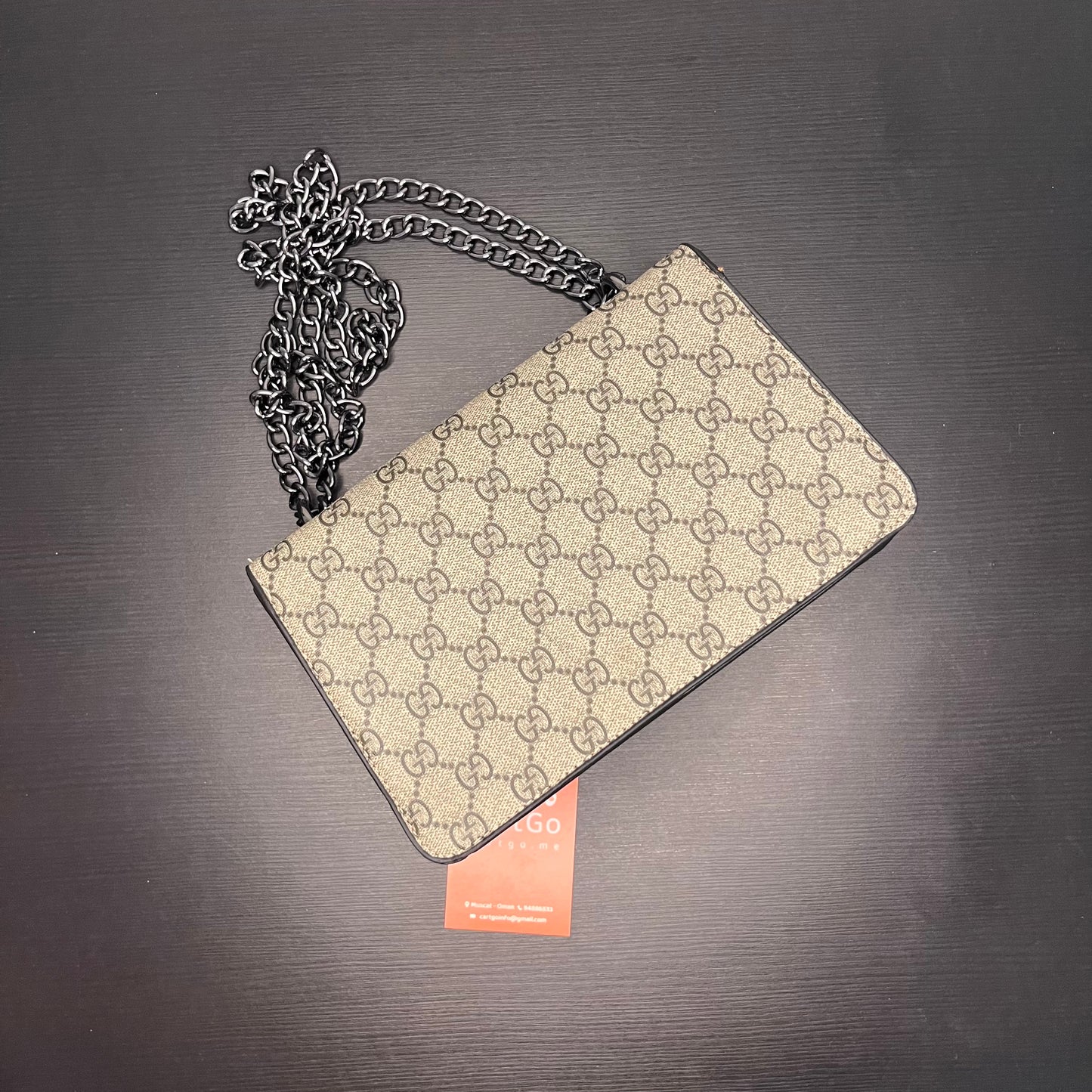 شنطة كتف بلون بني ونمط GG صغيرة Small GG pattern brown shoulder bag