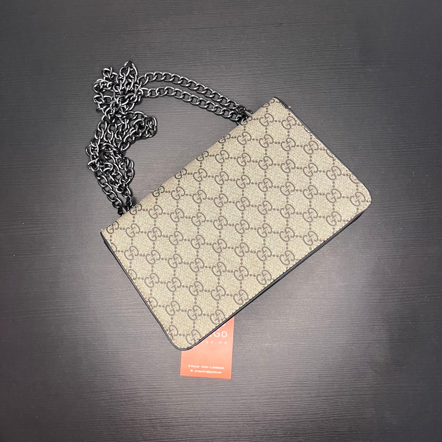 شنطة كتف بلون بني ونمط GG صغيرة Small GG pattern brown shoulder bag