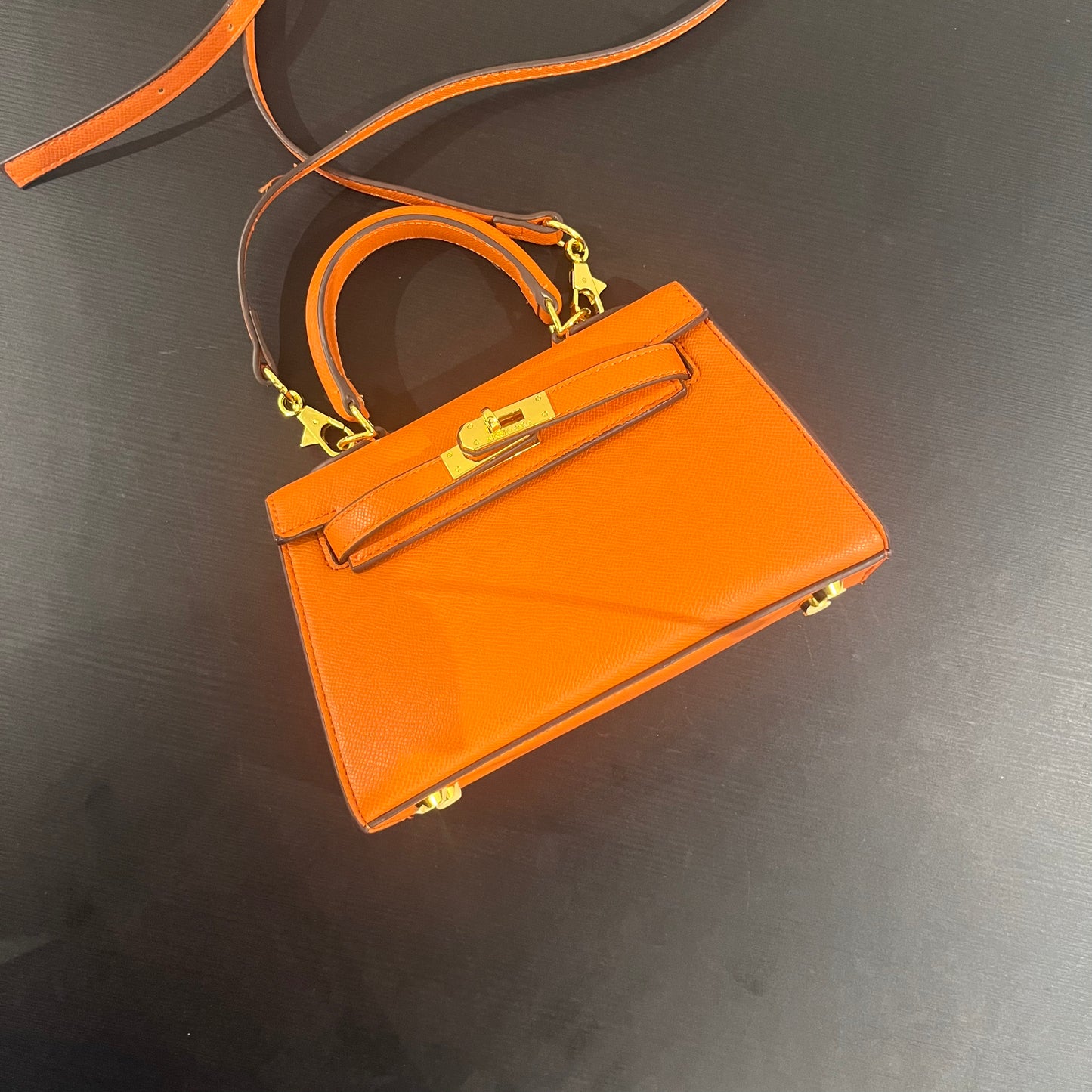 شنطة ميني بلون برتقالي صغيرة Mini orange shoulder bag