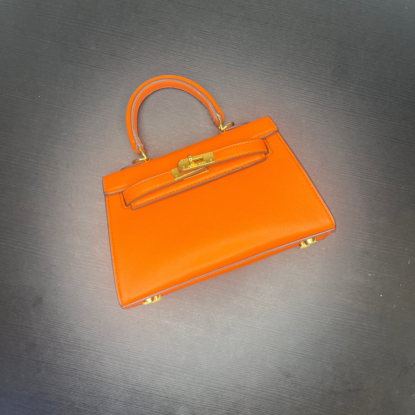 شنطة ميني بلون برتقالي صغيرة Mini orange shoulder bag