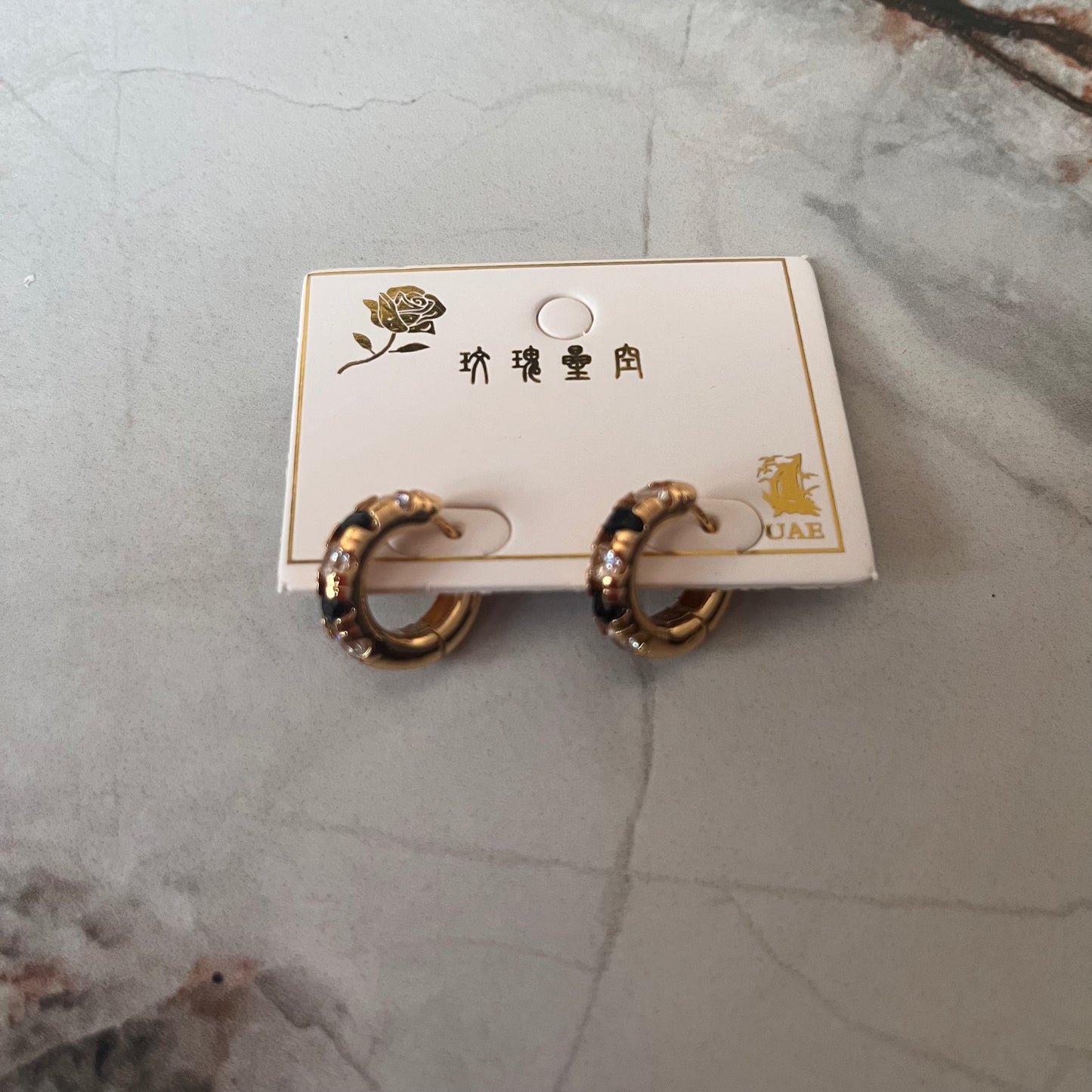 Elegant women's earrings, 1 pc أقراط نسائية أنيقة قطعة واحدة
