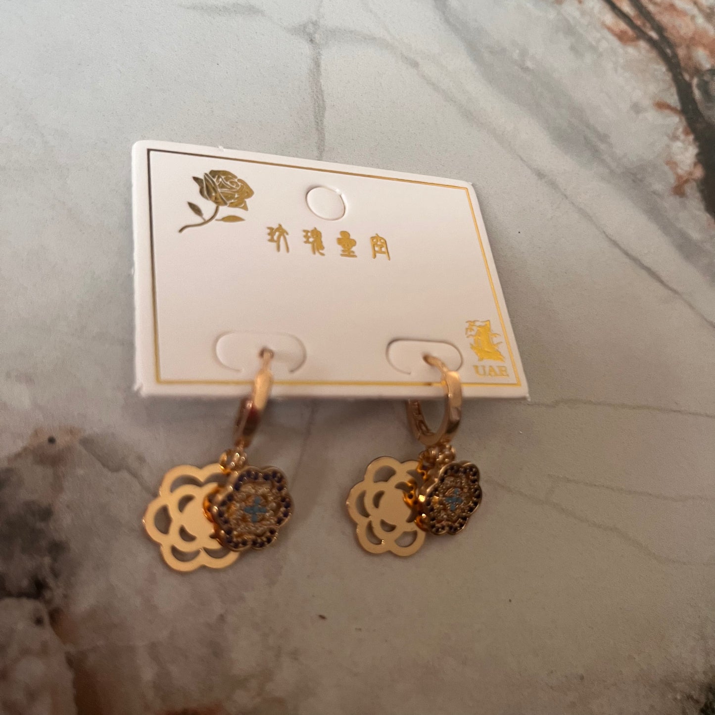 Elegant women's earrings, 1 pc أقراط نسائية أنيقة قطعة واحدة
