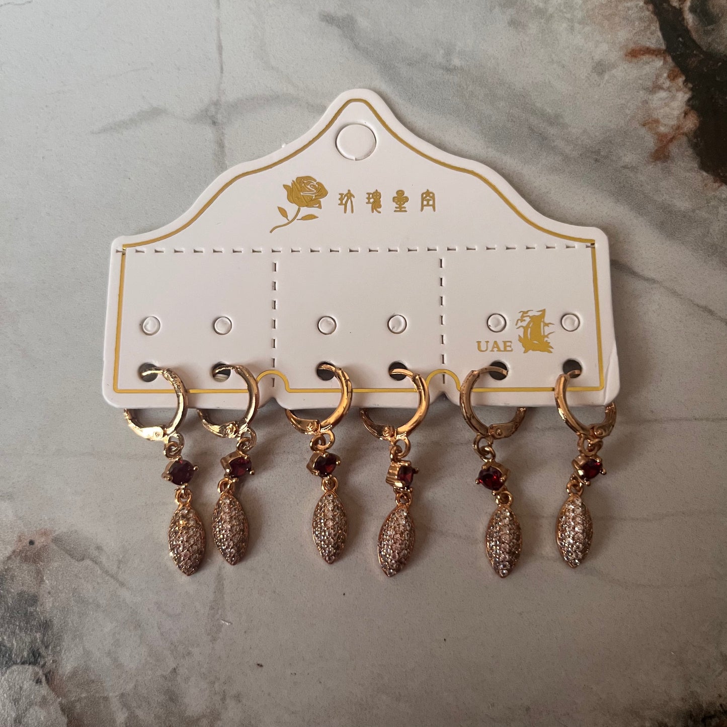 Elegant women's earrings, 1 pc أقراط نسائية أنيقة قطعة واحدة
