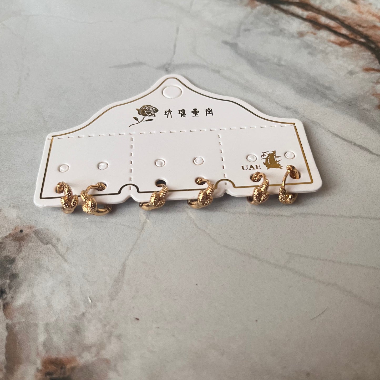 small women's earrings, 3 pairs أقراط نسائية أنيقة صغيرة جدا ٣ أزواج