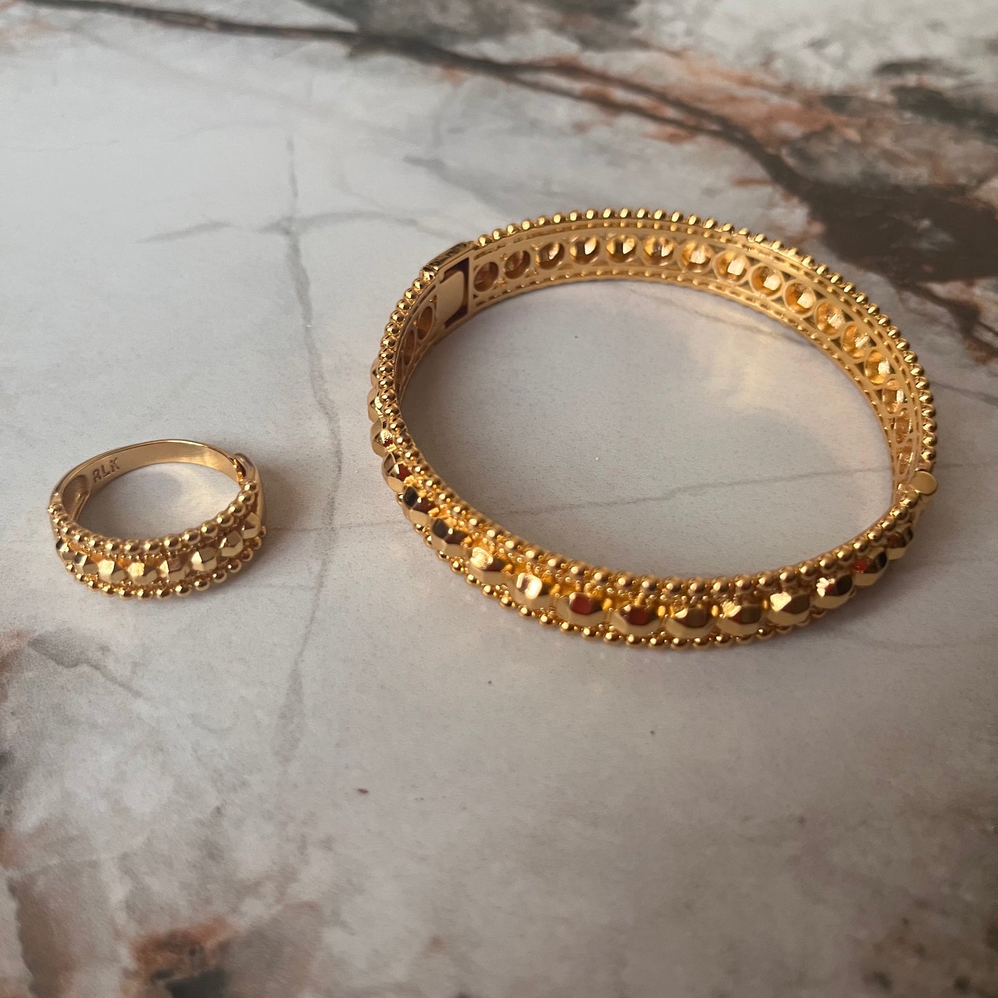 طقم بنجري ، قطعتين سوار وخاتم مطلي Elegant women's set bracelet and ring