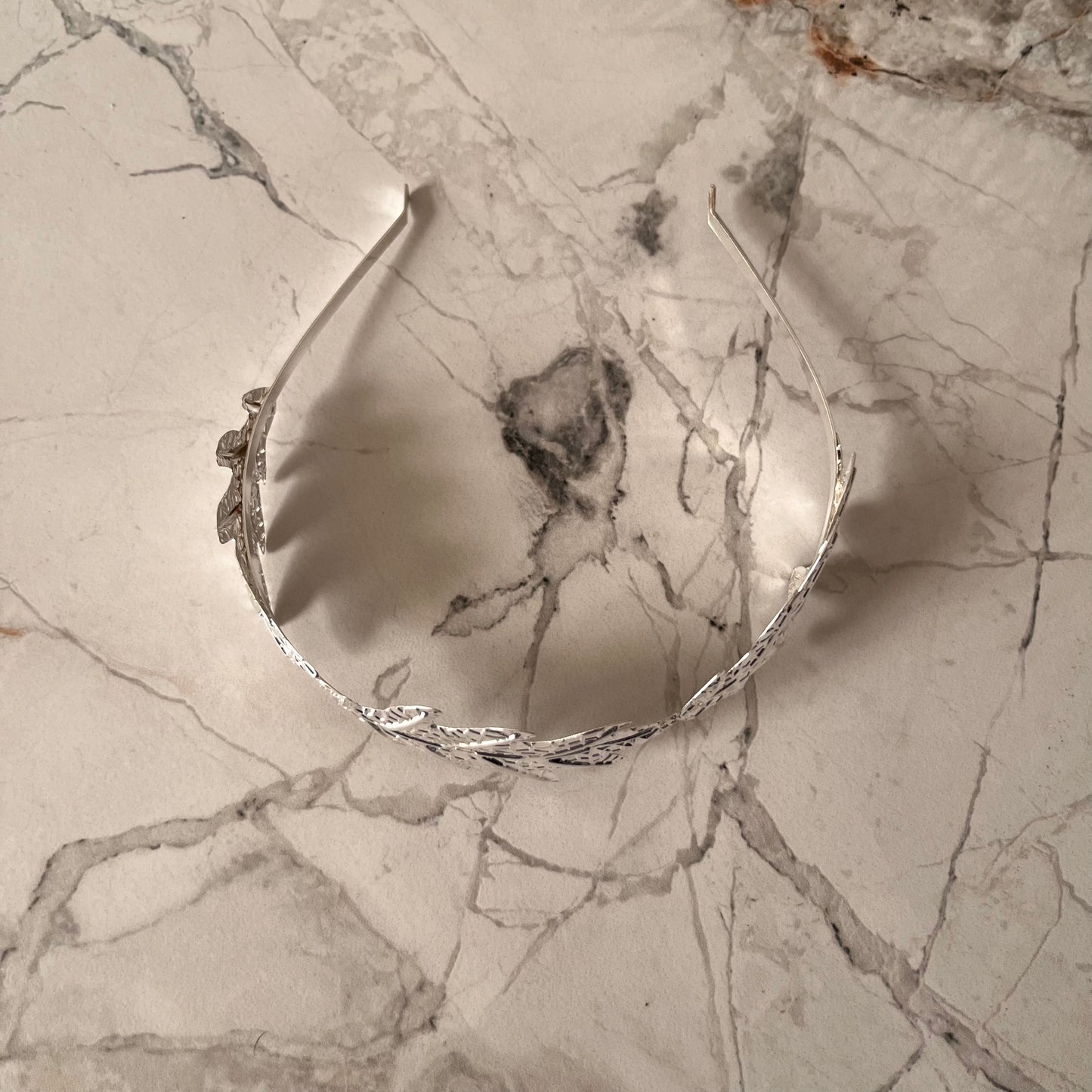 تاج أنيق فضي أوراق كبيرة chic large silver leafs headband