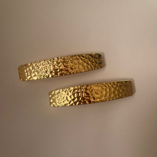 Metal textured hair clip 1 pc مشبك شعر ذو نسيج معدني قطعة واحدة