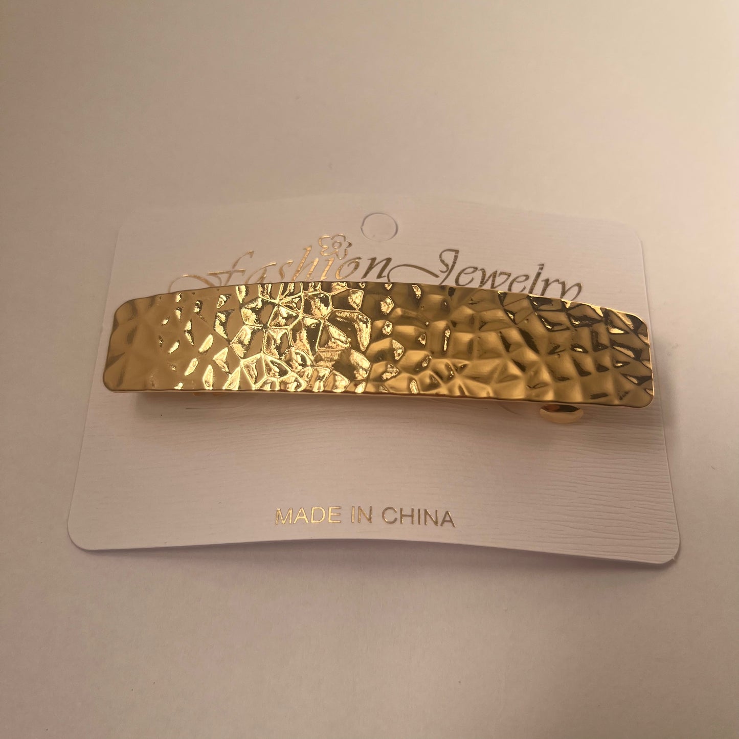 Metal textured hair clip 1 pc مشبك شعر ذو نسيج معدني قطعة واحدة