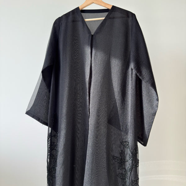 عباية اورجانزا وشيفون شك خرز
ORGANZA & SHIFFION BLACK BEADED ABAYA
مغلقة بأزرار من الأمام .
with Closed battened front.
•Abaya Size Chart : مقاسات العباية
Shoulder 15 inch :الكتف
Sleeve length : 23 : طول الكم
Arm : 11 inch :ارتفاع الإبط
Sleeve Opening 9 inch :فتحة الأكمام
Chest 21 inch :الصدر
Width: 24 inch :العرض
Length: 54 inch :الطول
•Fabric: Shifon , Organza الخامة :شيفون ، اورجانزا
•Cut: Straight Cut القصة : مستقيمة
•Style : Open مغلقة بأزرار من الأمام
•Style note: everyday , يومية