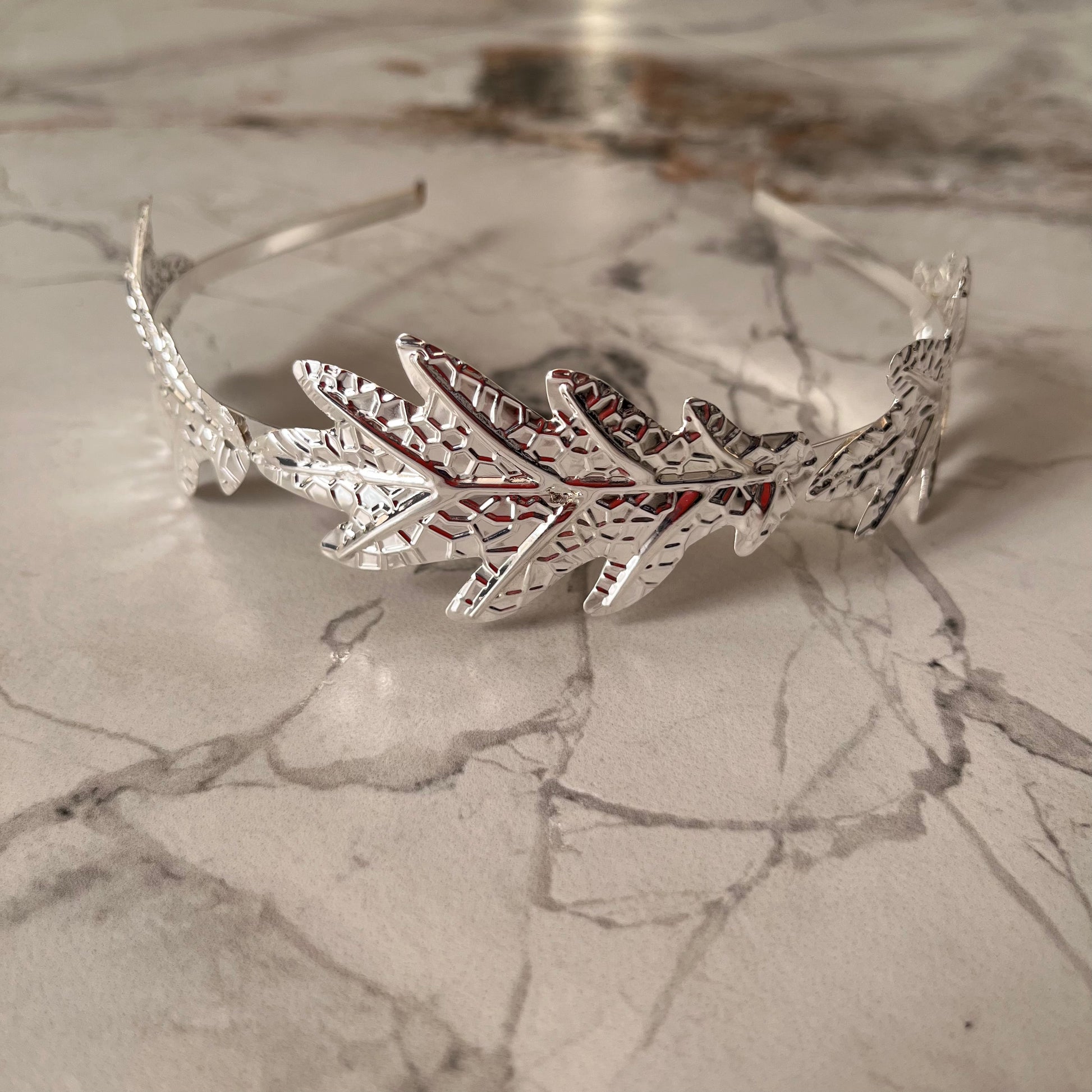 تاج أنيق فضي أوراق كبيرة chic large silver leafs headband