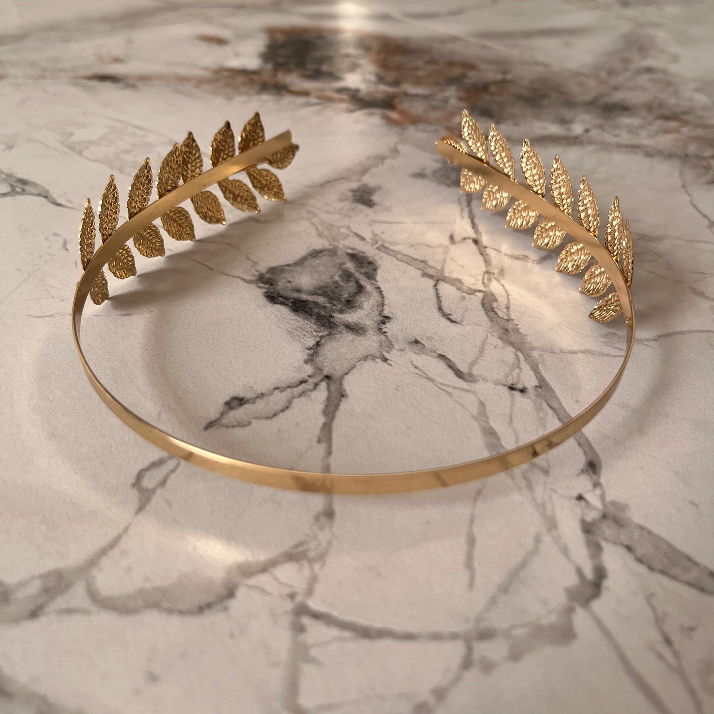 تاج أنيق ذهبي أوراق جانبية chic small gold sided leafs headband