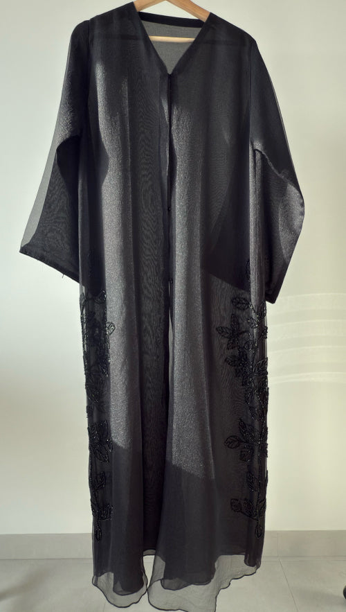 عباية اورجانزا وشيفون شك خرز
ORGANZA & SHIFFION BLACK BEADED ABAYA
مغلقة بأزرار من الأمام .
with Closed battened front.
•Abaya Size Chart : مقاسات العباية
Shoulder 15 inch :الكتف
Sleeve length : 23 : طول الكم
Arm : 11 inch :ارتفاع الإبط
Sleeve Opening 9 inch :فتحة الأكمام
Chest 21 inch :الصدر
Width: 24 inch :العرض
Length: 54 inch :الطول
•Fabric: Shifon , Organza الخامة :شيفون ، اورجانزا
•Cut: Straight Cut القصة : مستقيمة
•Style : Open مغلقة بأزرار من الأمام
•Style note: everyday , يومية