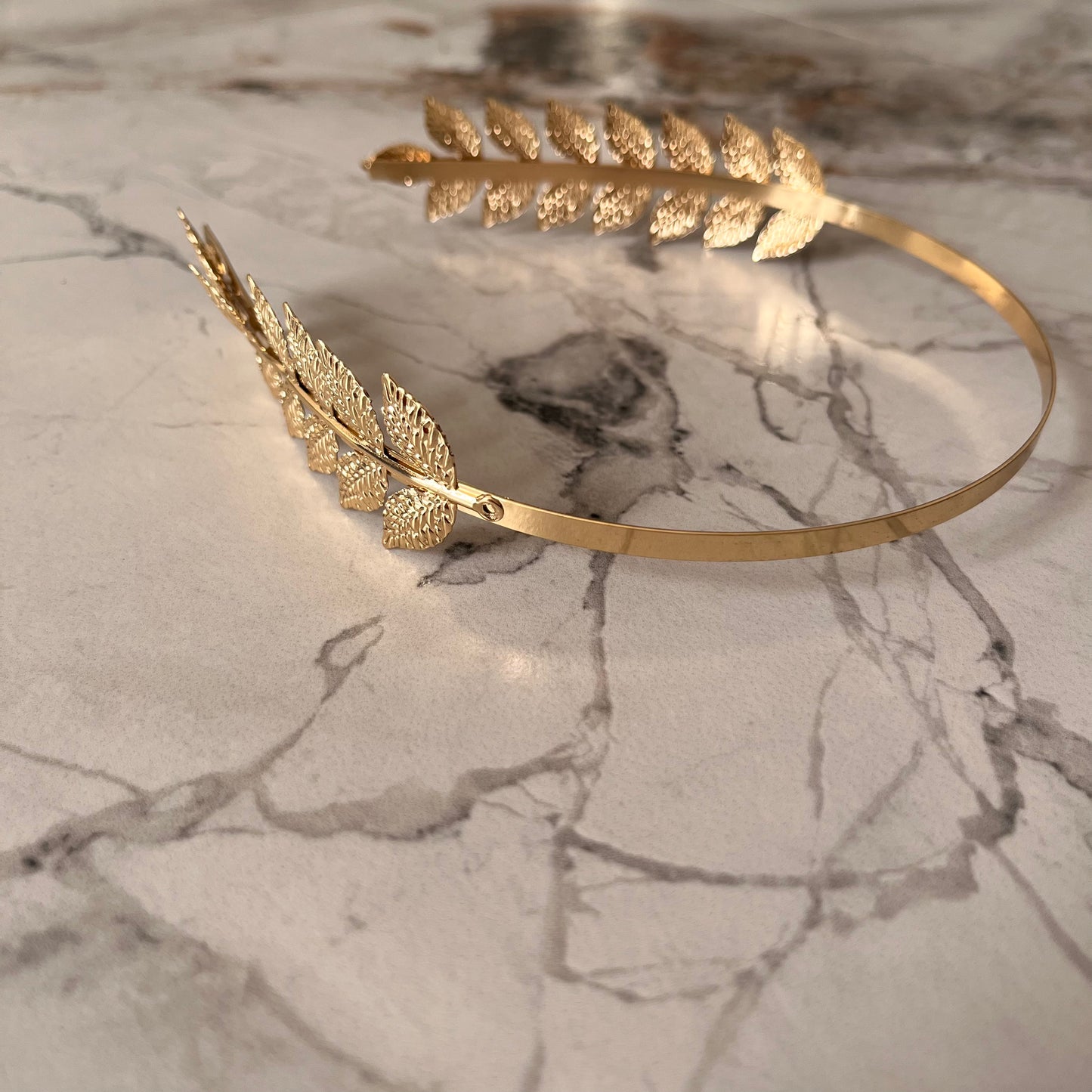 تاج أنيق ذهبي أوراق جانبية chic small gold sided leafs headband