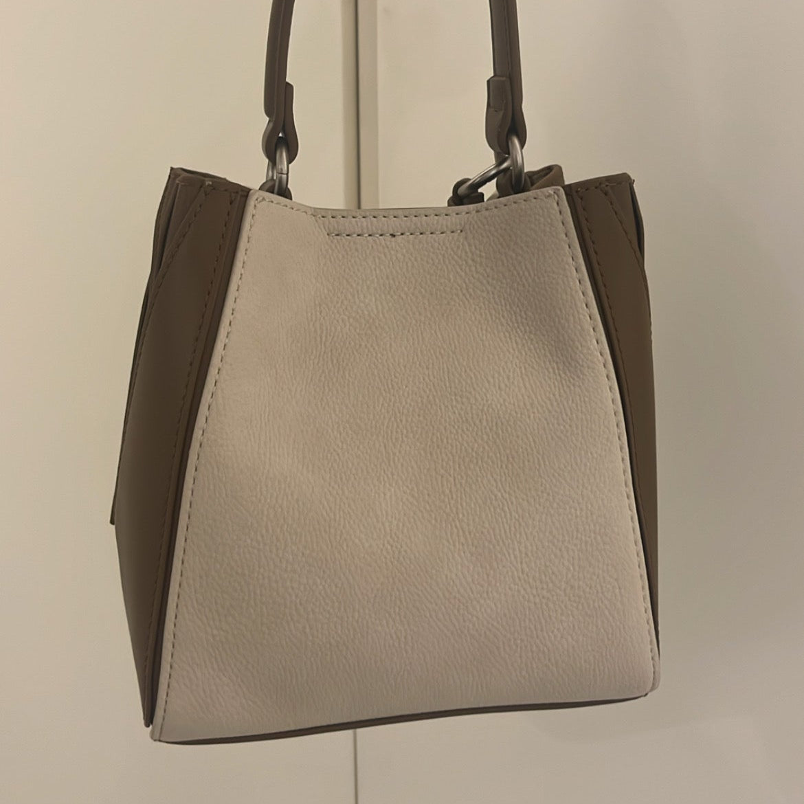 شنطة كريسبيلا حجم صغير + باوتش Chrisbella small brown bag with Detachable Strap and pouch