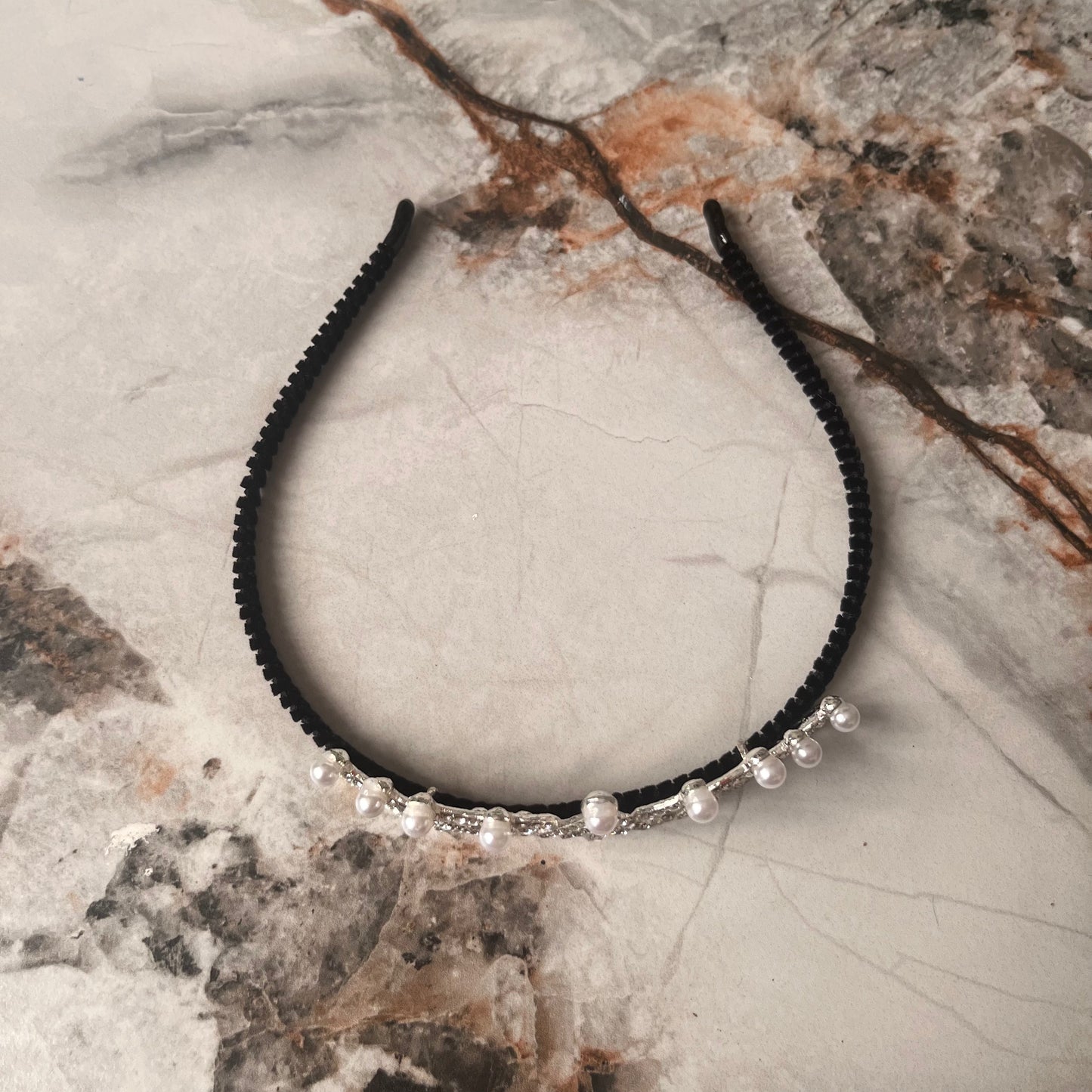 تاج أنيق مزين بفصوص ولولو Chic pearl girls crown