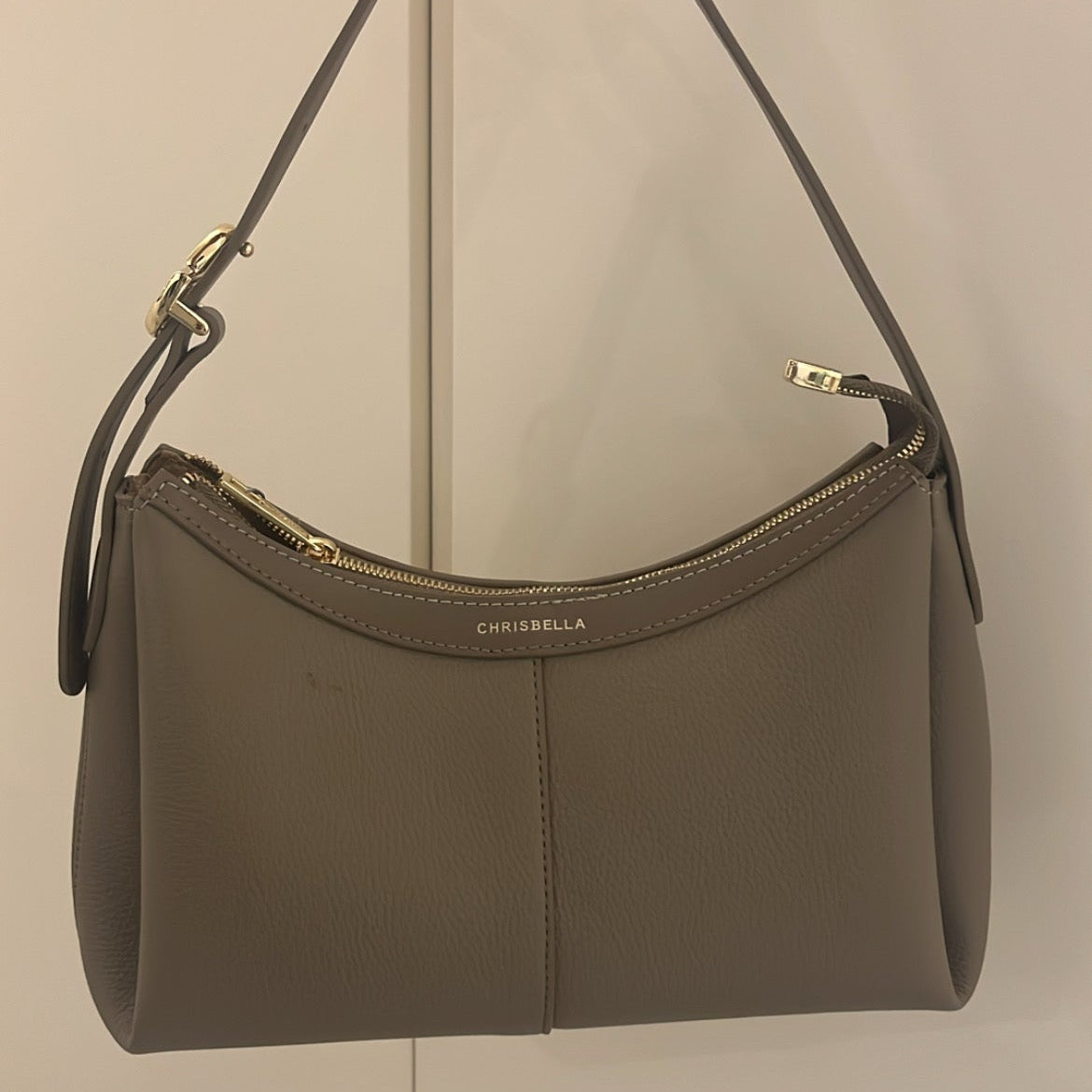 شنطة كريسبيلا حجم وسط رمادي Chrisbella grey hand bag