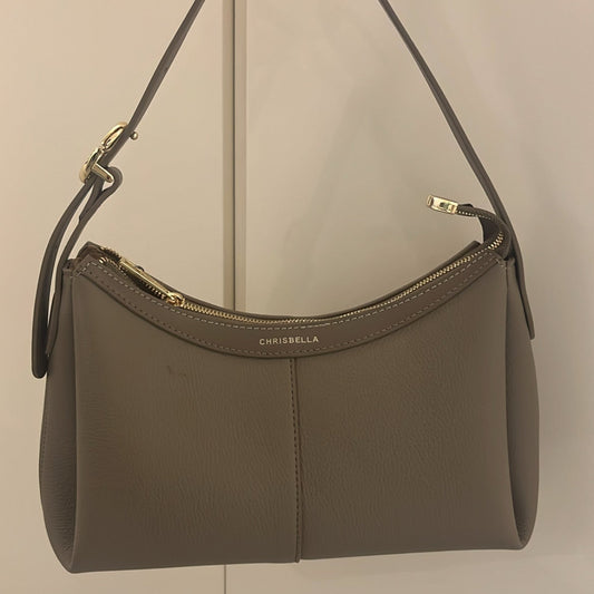 شنطة كريسبيلا حجم وسط رمادي Chrisbella grey hand bag