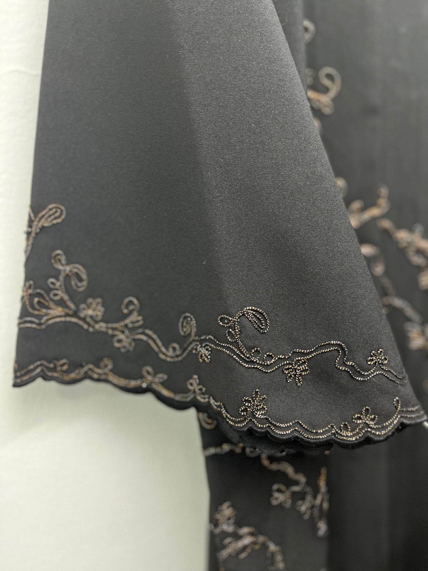 عباية كريب ثقيل Crape Abaya