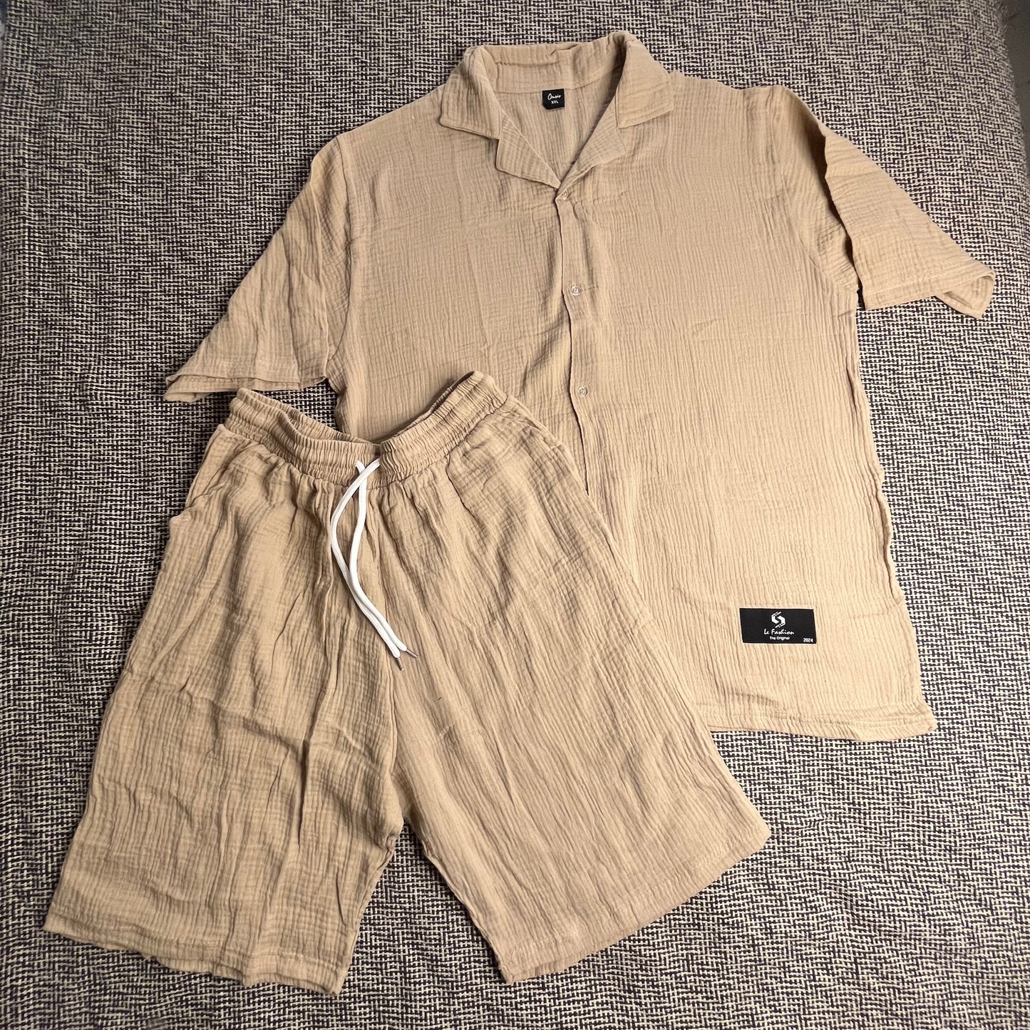 طقم تيشرت وشورت بيج رجالي اوفر سايز Over Sized Beige Men’s T-Shirt and Shorts Set