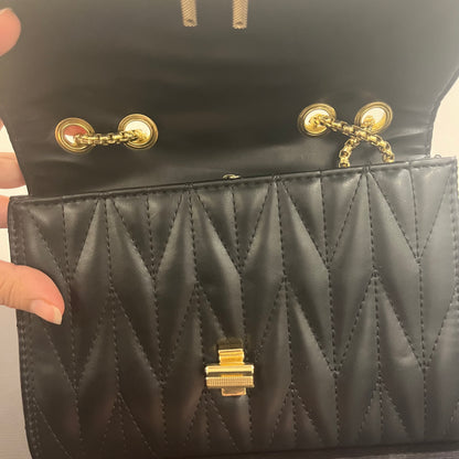 حقيبة كتف صغيرة سوداء مبطنة Quilted Black Leather Cross Body Small Shoulder Bag