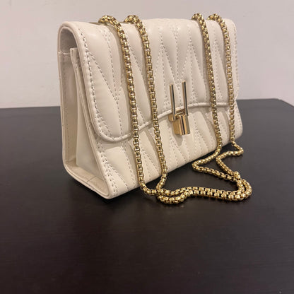 حقيبة كتف صغيرة بيضاء مبطنة Quilted White Leather Cross Body Small Shoulder Bag