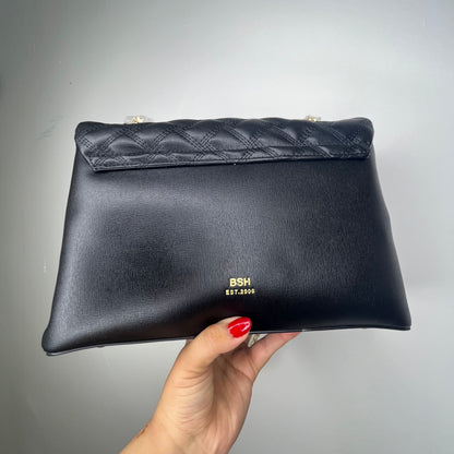 حقيبة يد سوداء مبطنة مزينة بشعار QUILTED EMBELLISHED EMBLEM BLACK HAND BAG