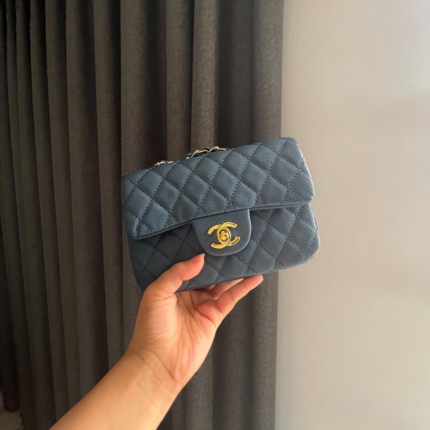 شنطة حجم صغير أزرق Small blue bag