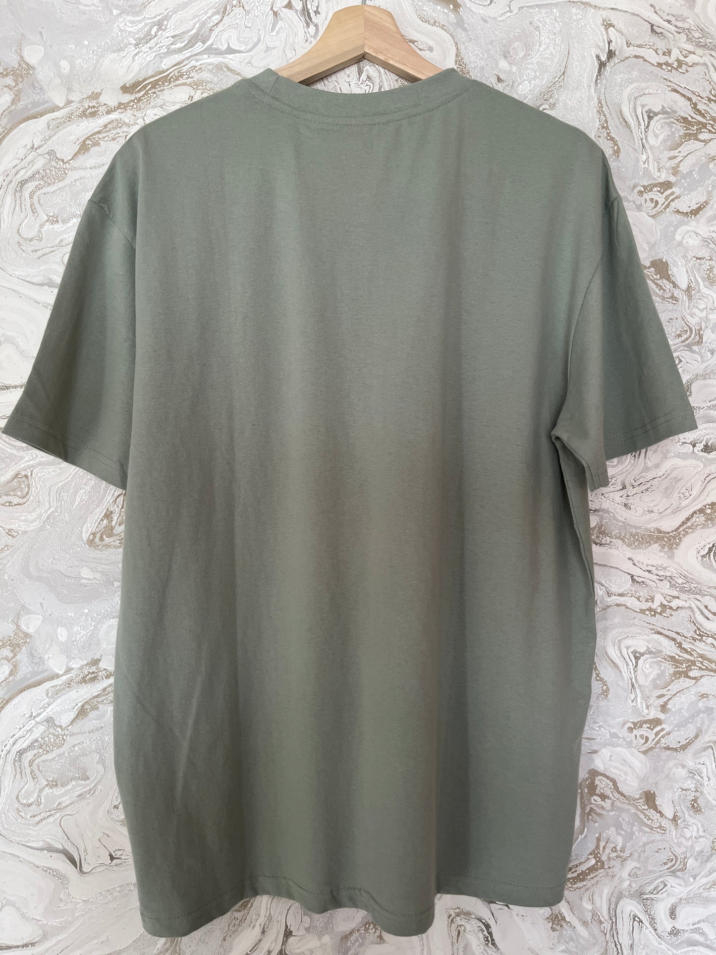 طقم تيشرت وشورت أخضر رجالي  Men’s T-Shirt and Shorts Set