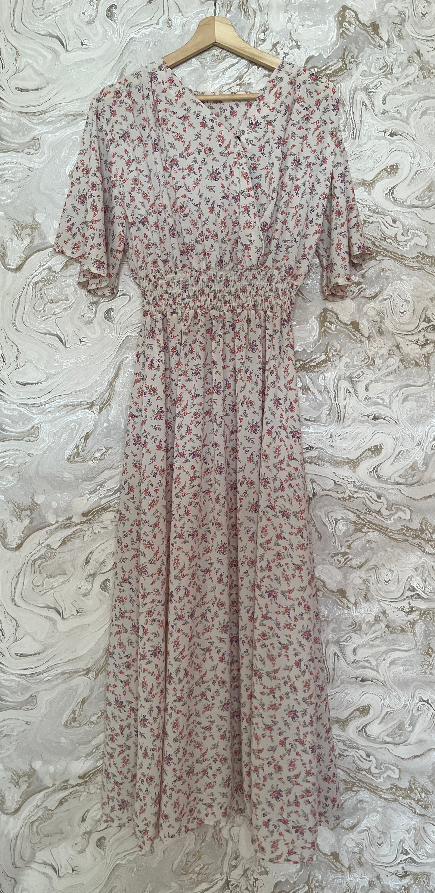 فستان بأكمام قصيرة   Maxi floral white dress