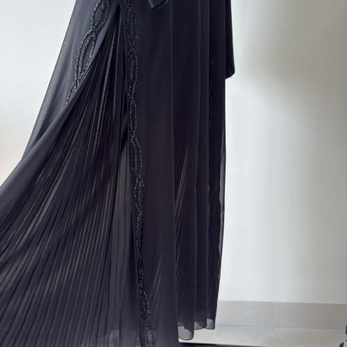 عباية شيفون وخرز بكسرات جانبية BLACK CHIFFON & BEADS WITH SIDE PLEATS ABAYA