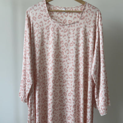 Beaded satin pink tiger patterned maxi dress , Jalabiya  جلابية حرير بفصوص بنمط تايغر وردي