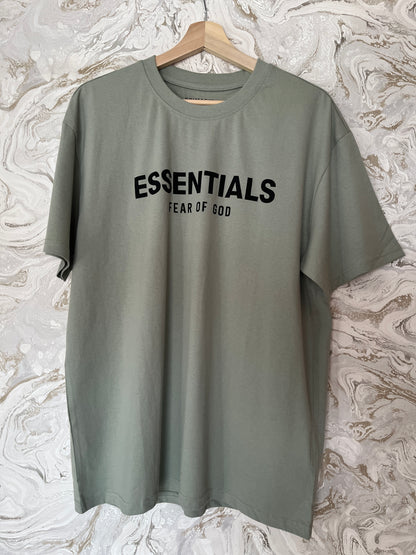 طقم تيشرت وشورت أخضر رجالي  Men’s T-Shirt and Shorts Set