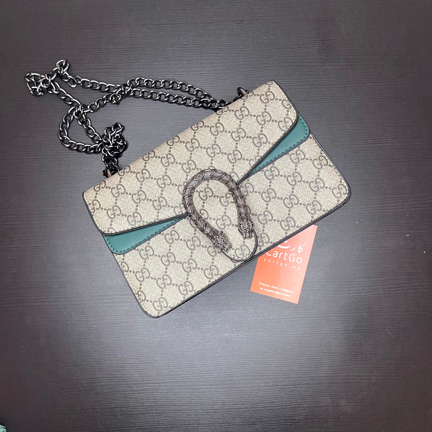 شنطة كتف بلون بأخضر ونمط GG صغيرة Small GG pattern green shoulder bag