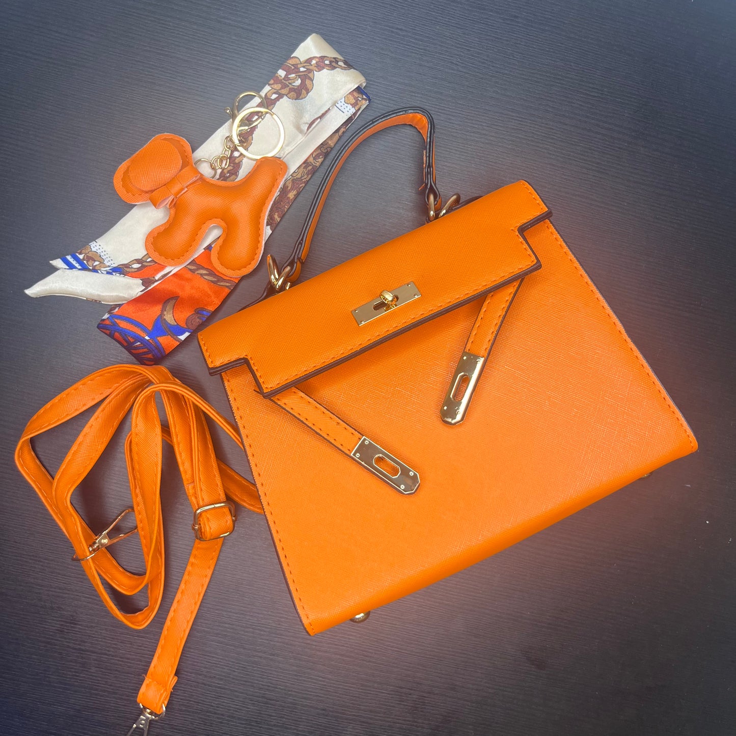 شنطة بلون برتقالي Midum orange shoulder bag