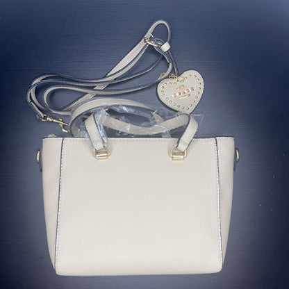 شنطة يد حجم وسط بلون بيج  Medium beige shoulder bag