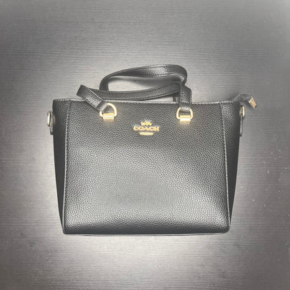 شنطة حجم وسط بلون أسود  Medium black shoulder bag