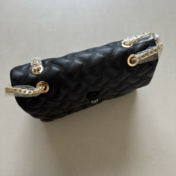 حقيبة يد سوداء مبطنة مزينة بشعار QUILTED EMBELLISHED EMBLEM BLACK HAND BAG